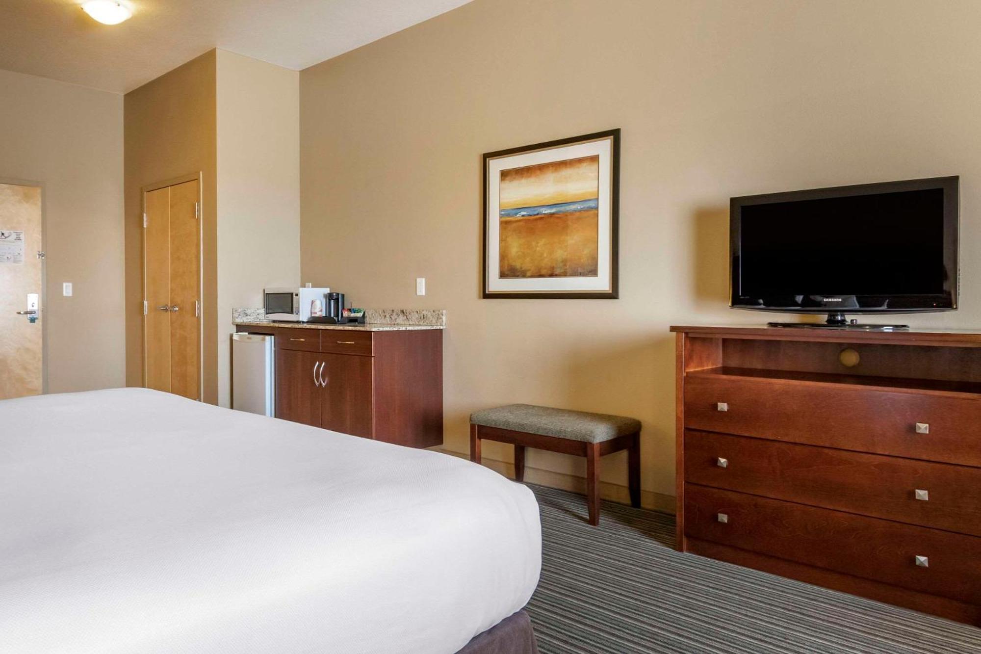 Quality Inn & Suites Rimbey Exterior photo